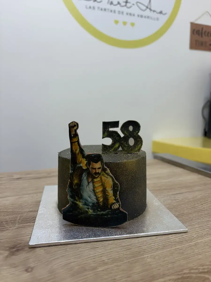 Tarta personalizada mini Freddie Mercury Pinoso