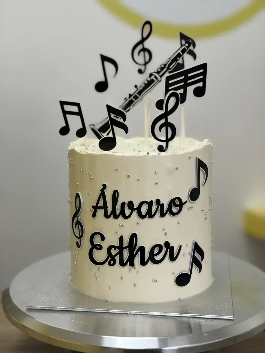 Tarta personalizada música clarinete artesanal Pinoso