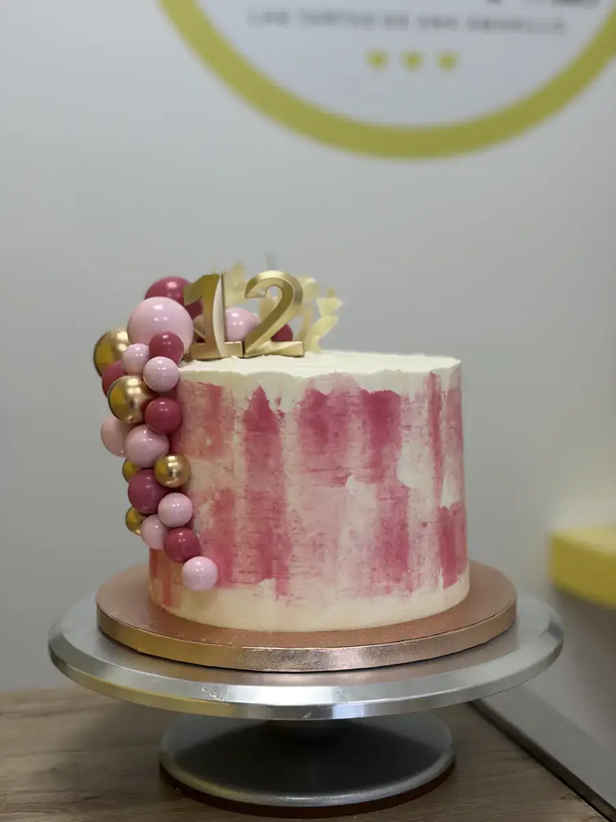 Tarta personalizada rosa acuarela artesanal Pinoso